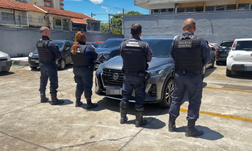 Carro roubado e clonado é recuperado pela Guarda Municipal de Volta Redonda